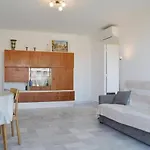 Antibes, 2 Pièces, 4 Personnes - Fr-1-252-129