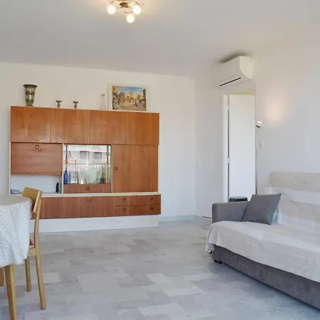 Antibes, 2 Pièces, 4 Personnes - Fr-1-252-129