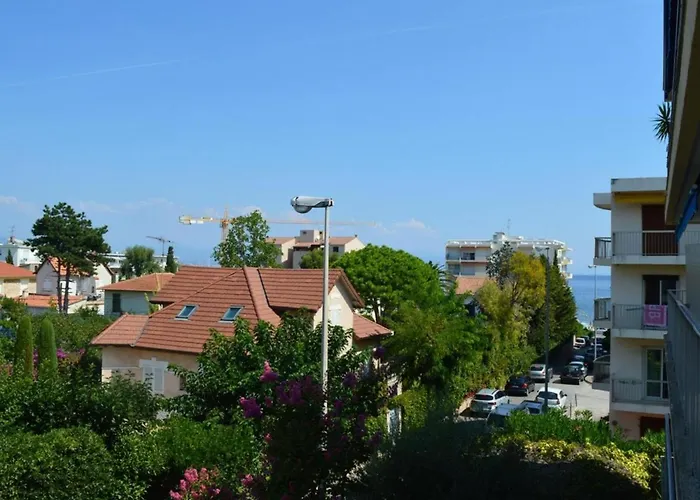 T2 A Avec Balcon, Proche - Fr-1-252-129