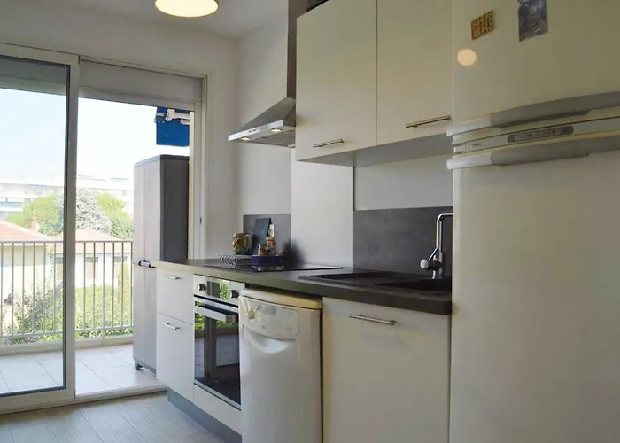 T2 A Avec Balcon, Proche - Fr-1-252-129