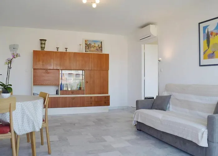 T2 A Avec Balcon, Proche - Fr-1-252-129