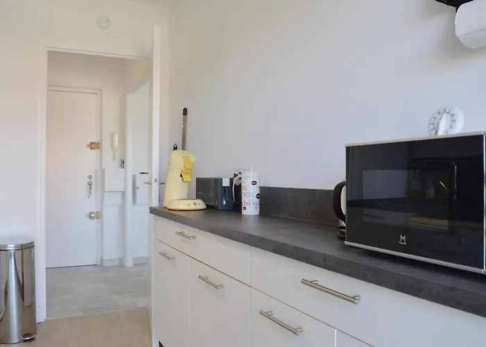 T2 A Avec Balcon, Proche - Fr-1-252-129