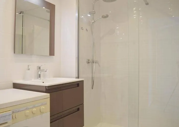 T2 A Avec Balcon, Proche - Fr-1-252-129 公寓 *