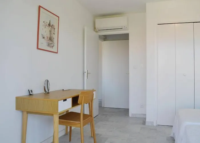 T2 A Avec Balcon, Proche - Fr-1-252-129