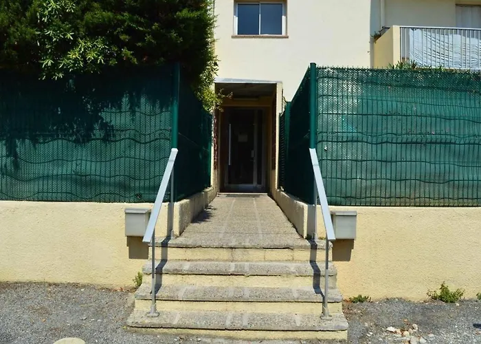 T2 A Avec Balcon, Proche - Fr-1-252-129 昂蒂布