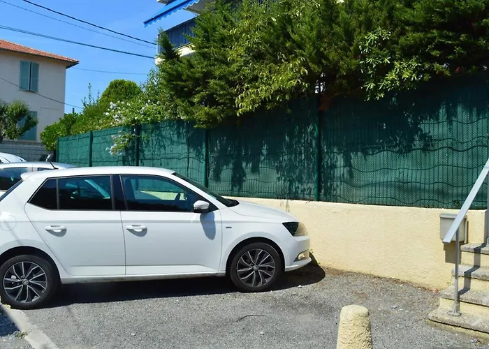 T2 A Avec Balcon, Proche - Fr-1-252-129 * 昂蒂布